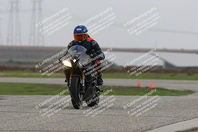 media/Nov-29-2025-TrackDaz (Sat) [[10ae2d9bce]]/B Group/Session 4 (Wheelie Bump)/